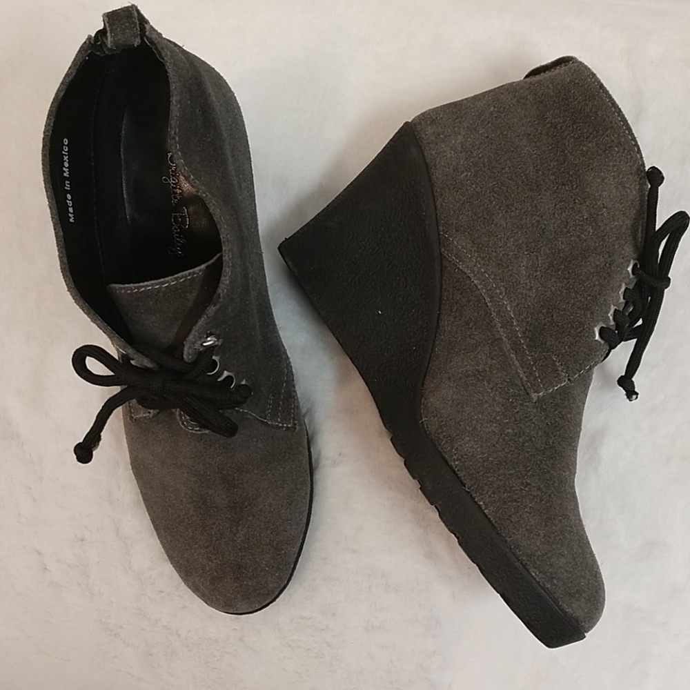 Gray Faux Leather Suede Booties sz 8